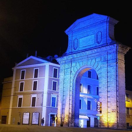 Appartamento La Dimora Del Centro Jesi Esterno foto