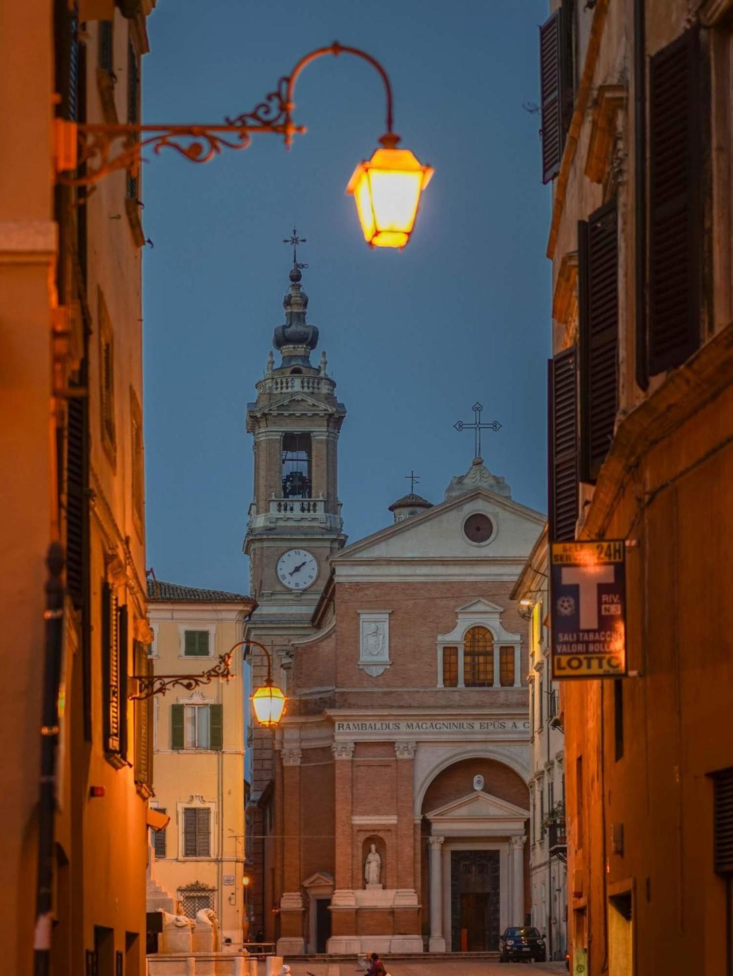 Appartamento La Dimora Del Centro Jesi Esterno foto